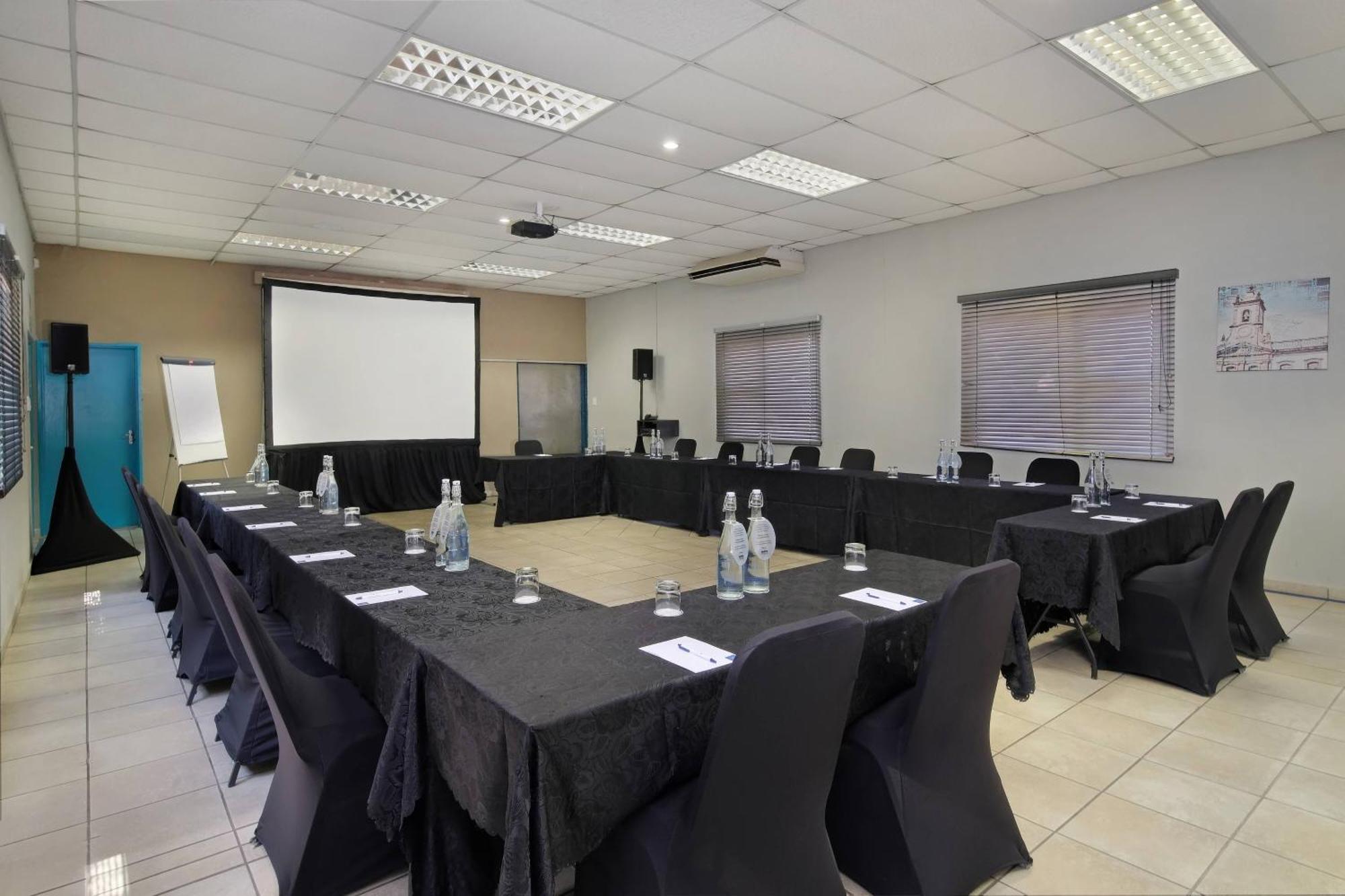 Protea Hotel By Marriott Polokwane Landmark Экстерьер фото