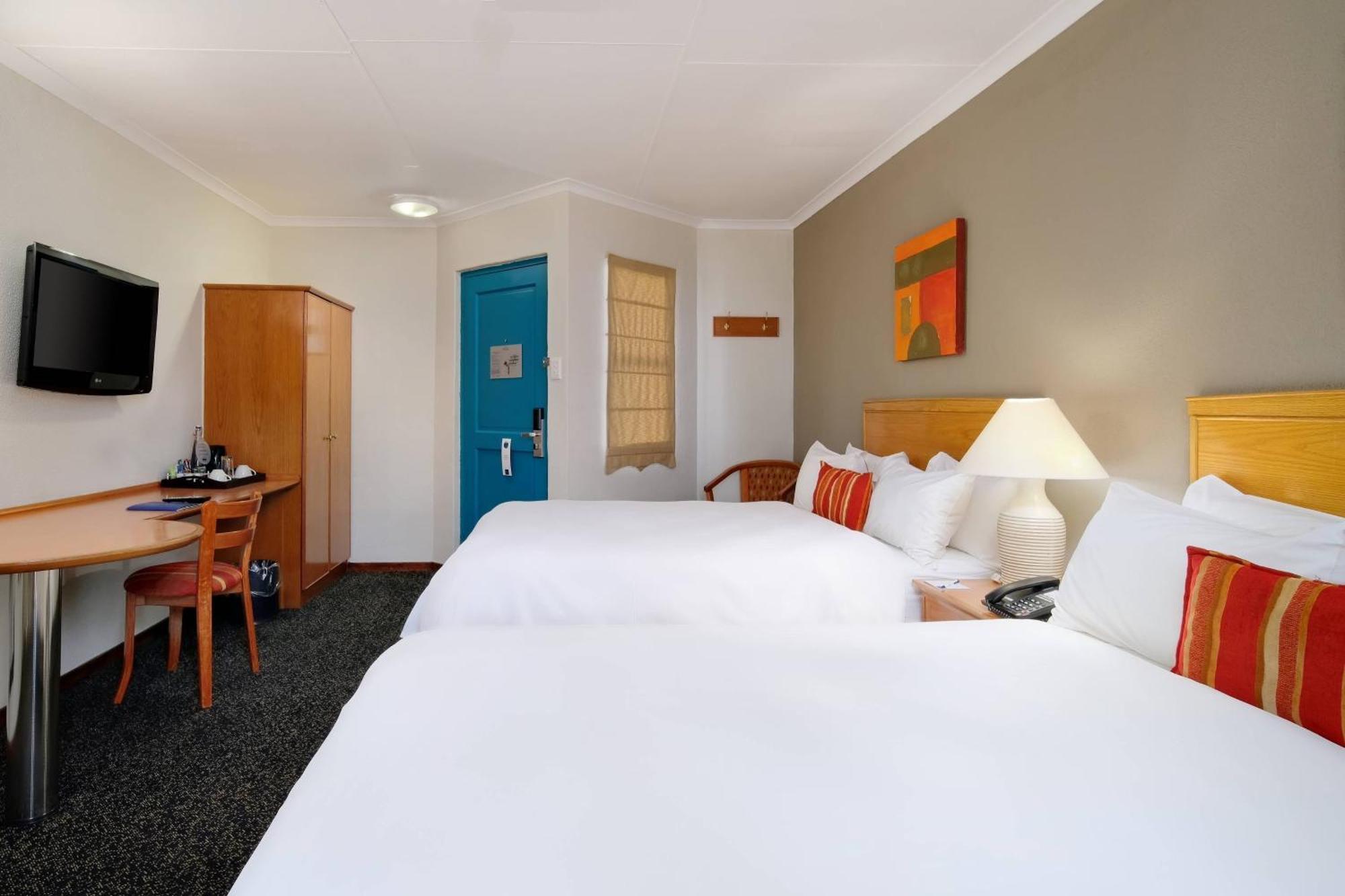 Protea Hotel By Marriott Polokwane Landmark Экстерьер фото