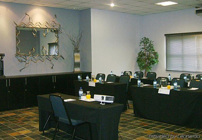 Protea Hotel By Marriott Polokwane Landmark Экстерьер фото